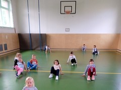 Sluníčka v tělocvičně