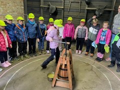 Moštování ve Střevlíku - 2.třída